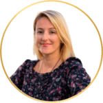 Je suis une personne très rationnelle et j'ai toujours été sceptique en ce qui concerne le tarot. J'avais des problèmes d'argent et je ne trouvais pas d'issue. Quelqu'un m'a recommandé de parler à Leslie Cora et, je dois l'admettre, si je n'avais pas eu la possibilité de bénéficier d'une consultation gratuite de 10 minutes, je n'aurais pas essayé. Leslie Cora m'a alerté sur une grosse somme d'argent que je devais recevoir (sans elle, j'aurais perdu tout l'argent, je n'avais aucune idée de la façon de le saisir).